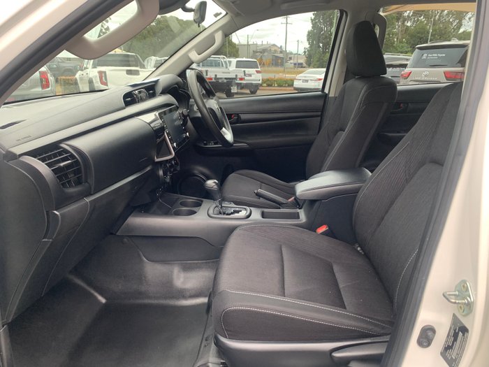 2021 Toyota Hilux 4x4 SR 2.8L T Diesel Automatic Double Cab C/C 