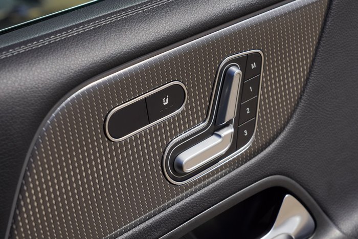 2021 Mercedes-Benz GLB-Class GLB200