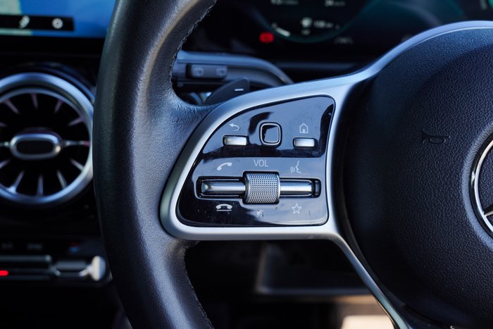 2021 Mercedes-Benz GLB-Class GLB200