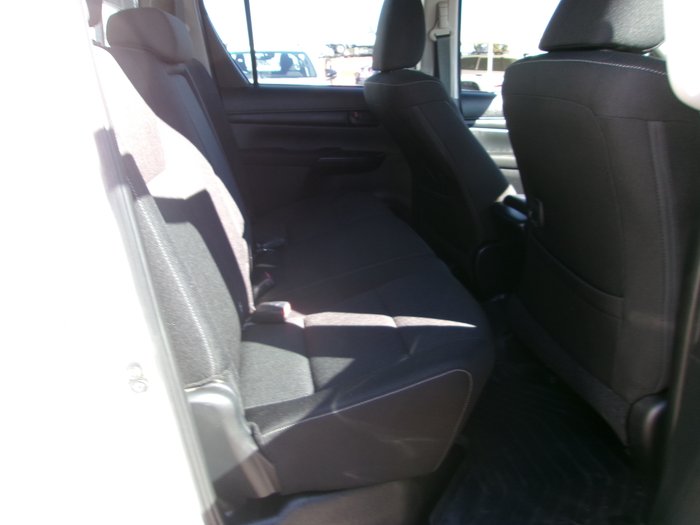 2022 Toyota Hilux 4x4 Hilux 4x4 SR 2.8L T Diesel Automatic Double Cab 2U76970 001