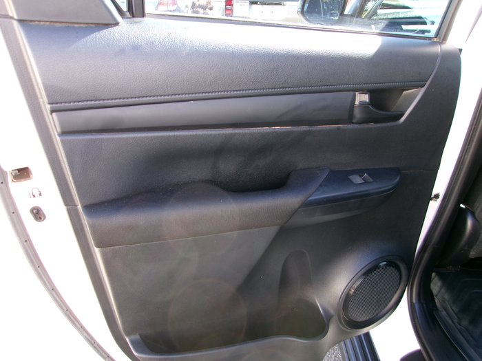 2022 Toyota Hilux 4x4 Hilux 4x4 SR 2.8L T Diesel Automatic Double Cab 2U76970 001