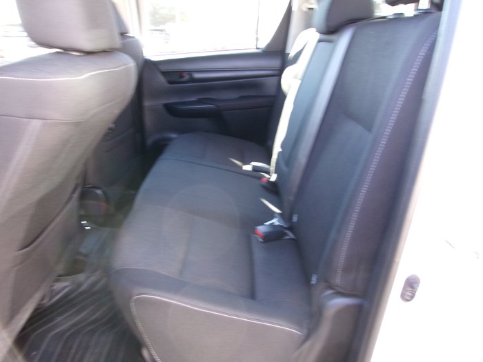 2022 Toyota Hilux 4x4 Hilux 4x4 SR 2.8L T Diesel Automatic Double Cab 2U76970 001