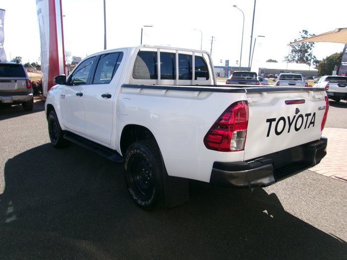 2022 Toyota Hilux 4x4 Hilux 4x4 SR 2.8L T Diesel Automatic Double Cab 2U76970 001