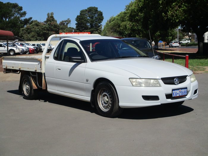 2005 Holden Ute VZ White