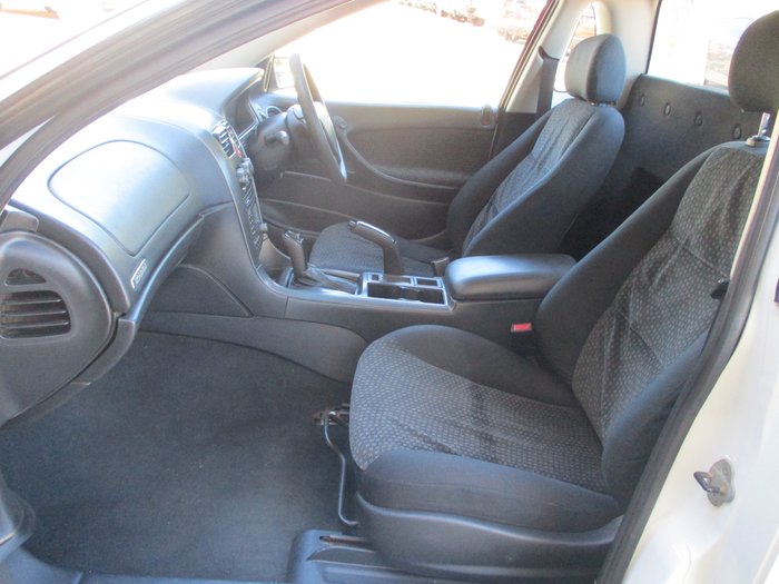 2005 Holden Ute VZ White