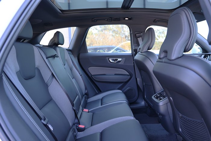 2024 Volvo XC60 Ultra B5 Bright