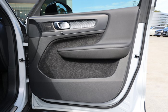 2021 Volvo XC40 T5 R-Design