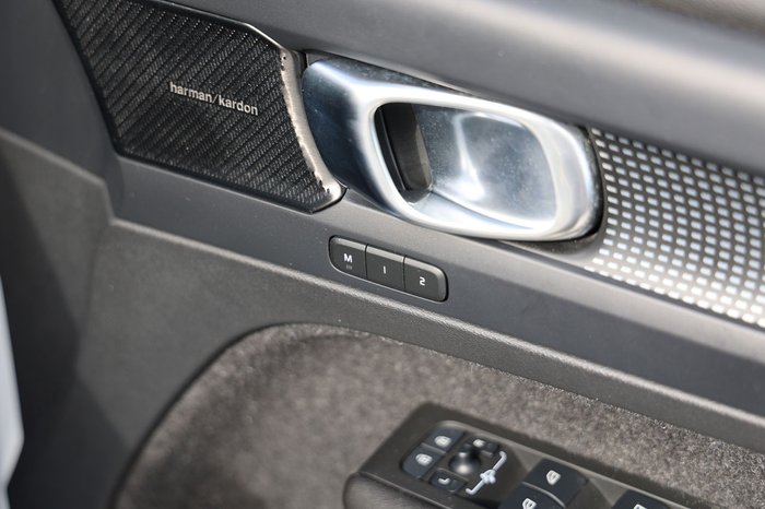 2021 Volvo XC40 T5 R-Design