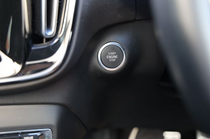 2021 Volvo XC40 T5 R-Design