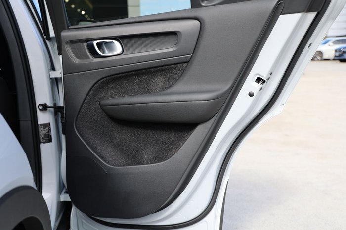 2021 Volvo XC40 T5 R-Design