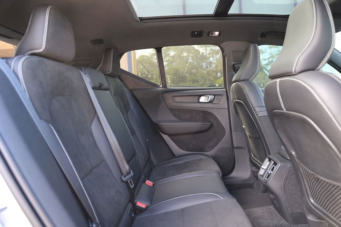 2021 Volvo XC40 T5 R-Design