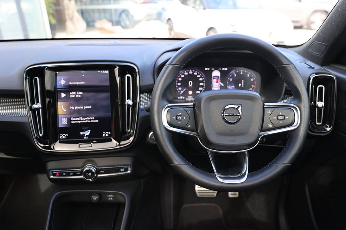 2021 Volvo XC40 T5 R-Design