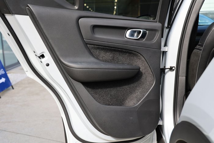 2021 Volvo XC40 T5 R-Design