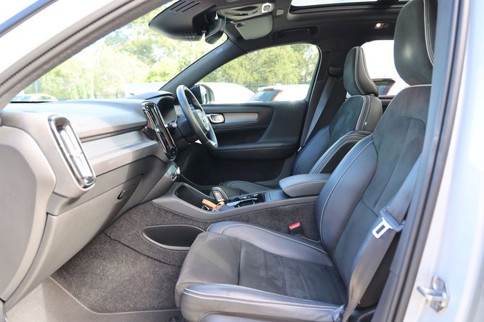 2021 Volvo XC40 T5 R-Design