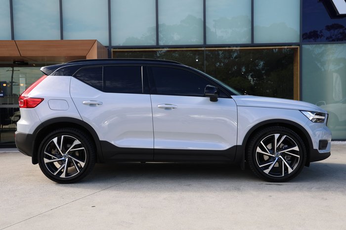 2021 Volvo XC40 T5 R-Design