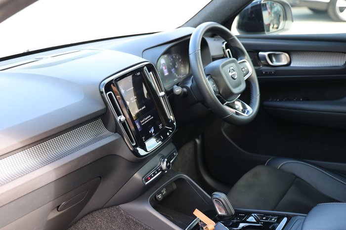 2021 Volvo XC40 T5 R-Design