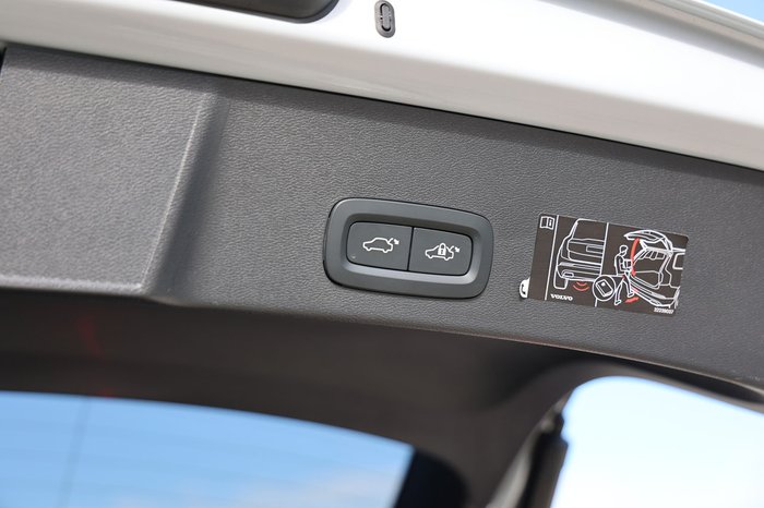 2021 Volvo XC40 T5 R-Design