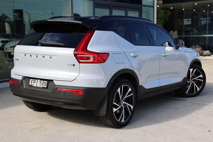 2021 Volvo XC40 T5 R-Design