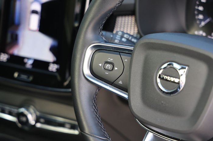 2021 Volvo XC40 T5 R-Design