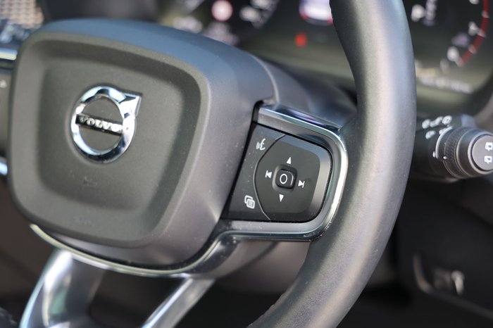 2021 Volvo XC40 T5 R-Design