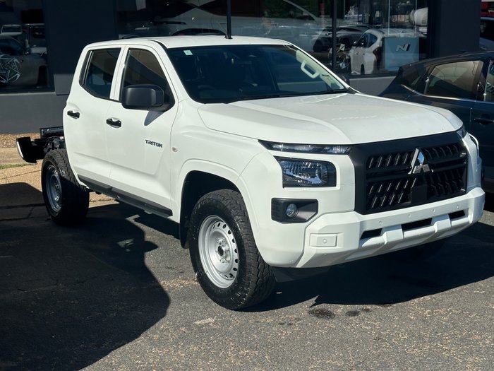 2025 MITSUBISHI TRITON GLX