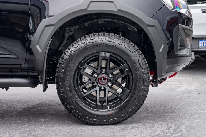 2026 Isuzu D-MAX BLADE