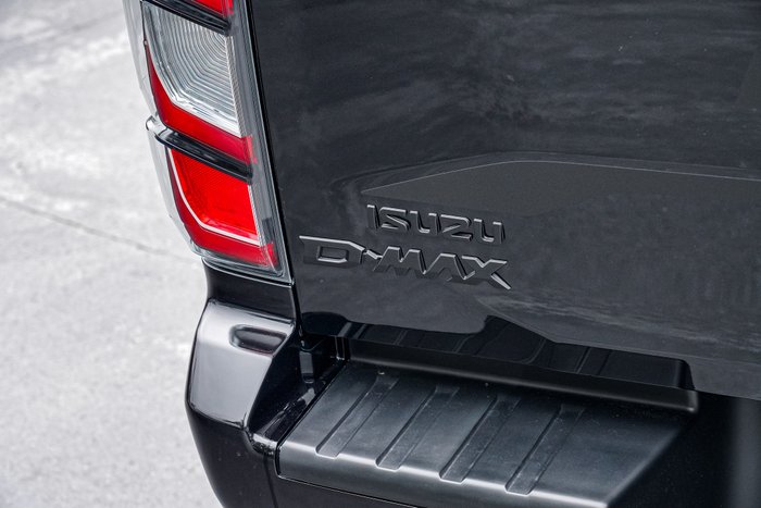 2026 Isuzu D-MAX BLADE