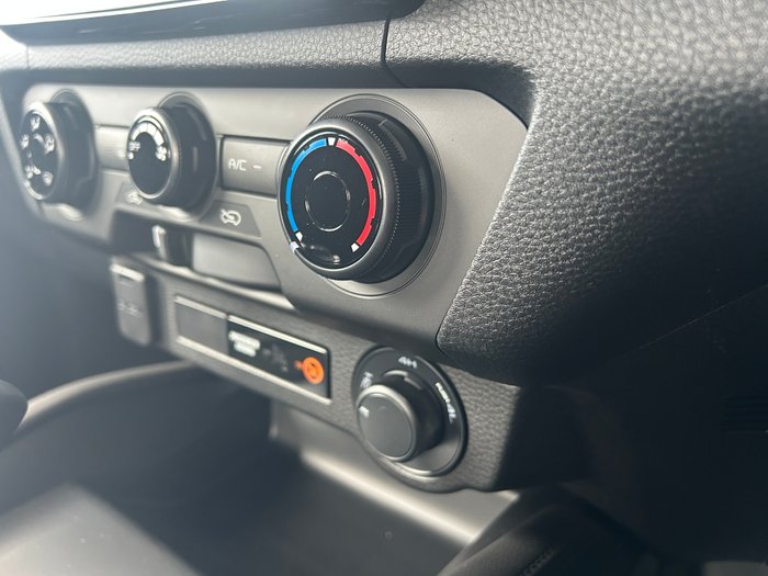 2025 Mazda BT-50 XT