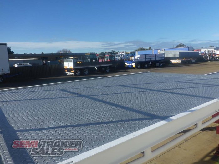 2005 Maxitrans 22 Pallet Dropdeck Road Train Lead