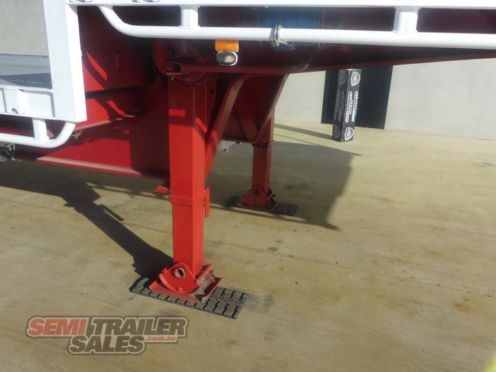 2005 Maxitrans 22 Pallet Dropdeck Road Train Lead