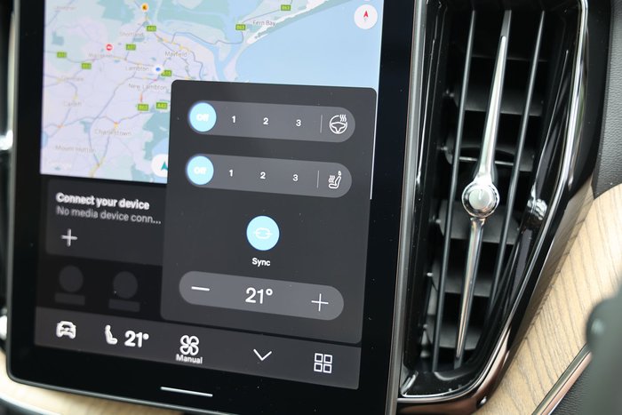 2025 Volvo XC60 Plus B5 Bright