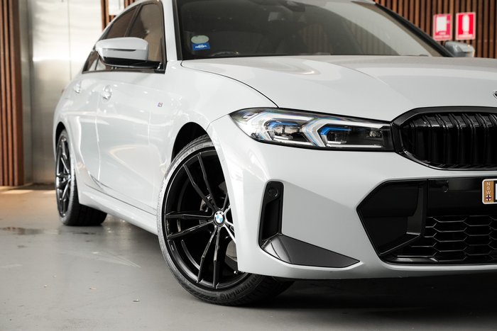 2023 BMW 3 Series 320i M Sport