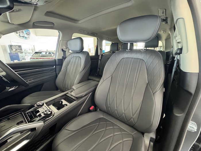 2025 LDV D90 Executive