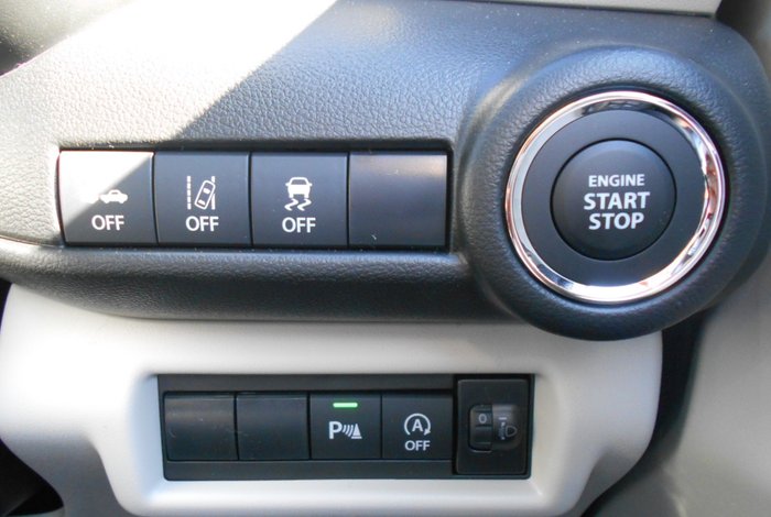 2025 SUZUKI SWIFT HYBRID GLX