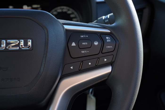 2024 Isuzu D-MAX LS-M