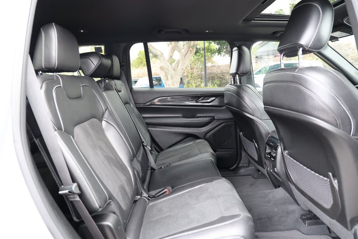 2022 Jeep Grand Cherokee L Night Eagle