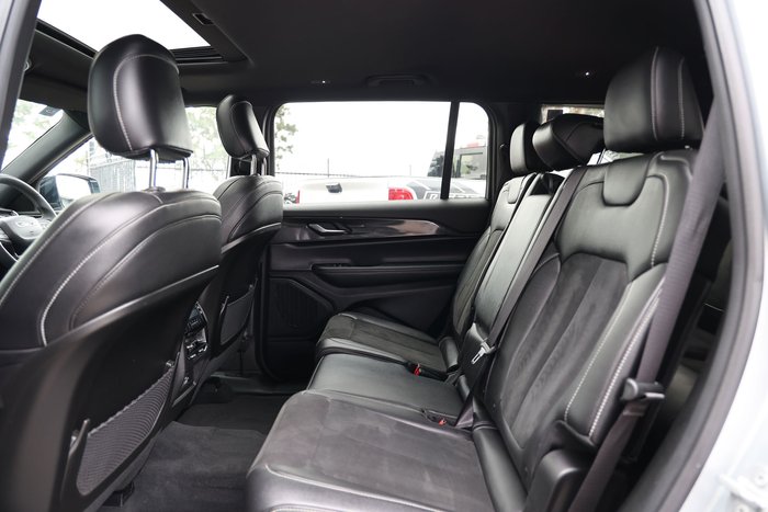 2022 Jeep Grand Cherokee L Night Eagle