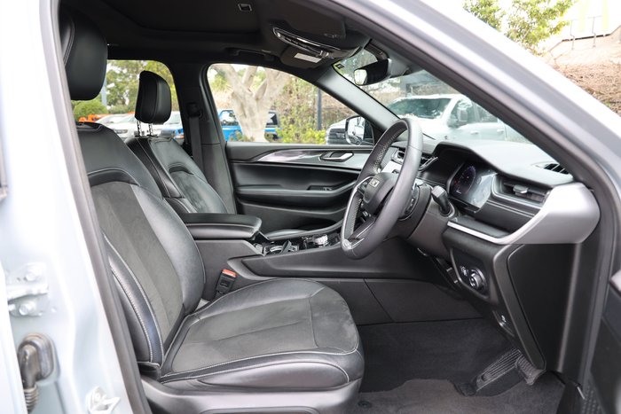 2022 Jeep Grand Cherokee L Night Eagle