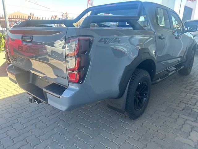 2025 Isuzu D-MAX BLADE MY25.5 WOLFRAM GREY