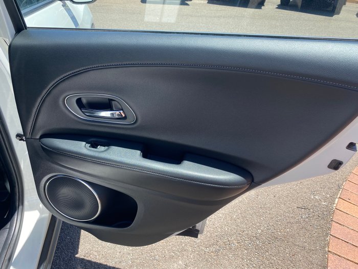 2019 HONDA HR-V VTi-S