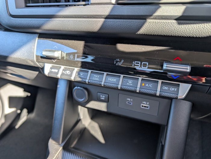 2026 NISSAN NAVARA ST