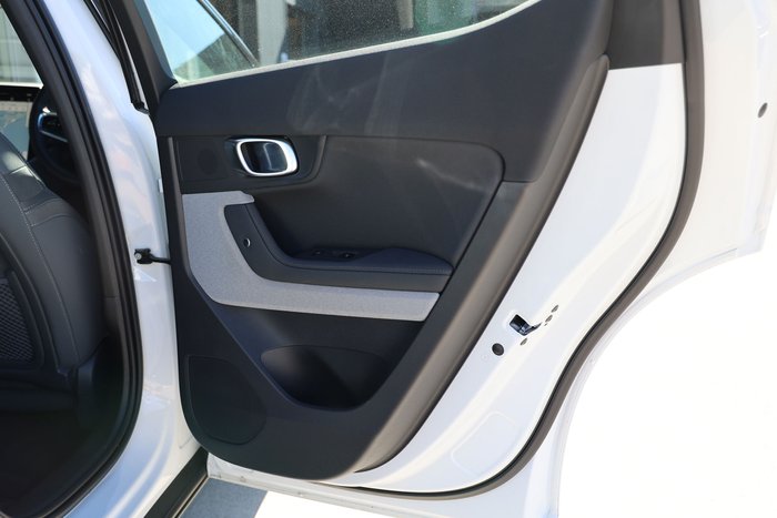2023 POLESTAR 2 LONG RANGE SINGLE MOTOR PLUS PACK