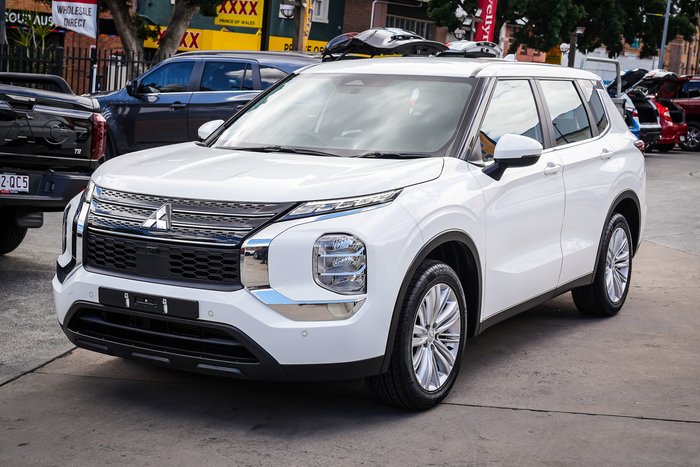 2024 MITSUBISHI OUTLANDER ES 7 SEAT (2WD)