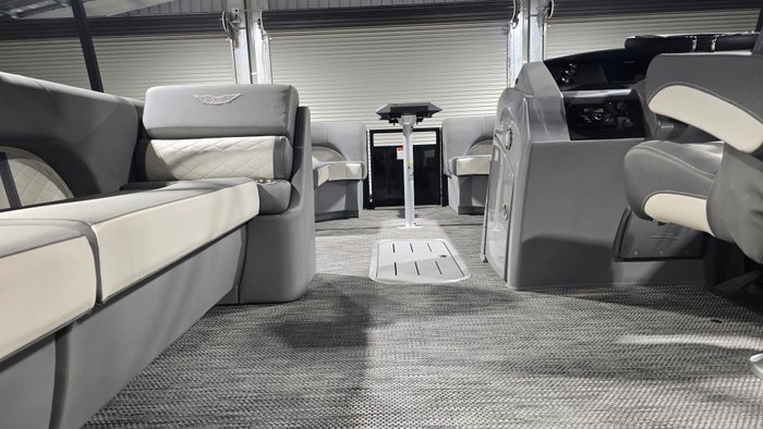 2024 BENNINGTON 21L 21L MIDNIGHT BLACK