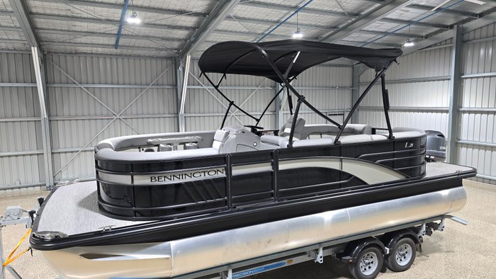 2024 BENNINGTON 21L 21L MIDNIGHT BLACK