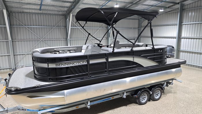 2024 BENNINGTON 21L 21L MIDNIGHT BLACK