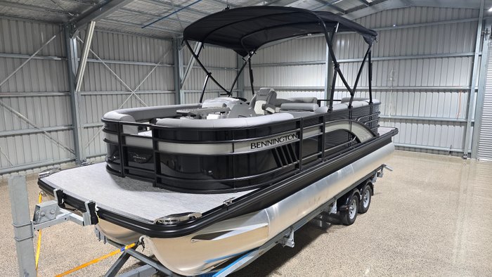 2024 BENNINGTON 21L 21L MIDNIGHT BLACK