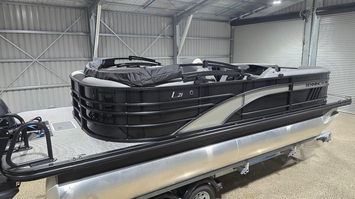 2024 BENNINGTON 21L 21L MIDNIGHT BLACK