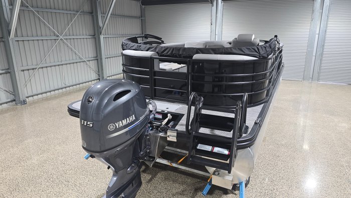 2024 BENNINGTON 21L 21L MIDNIGHT BLACK