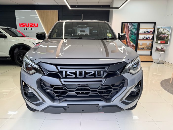 2025 ISUZU D-MAX BLADE